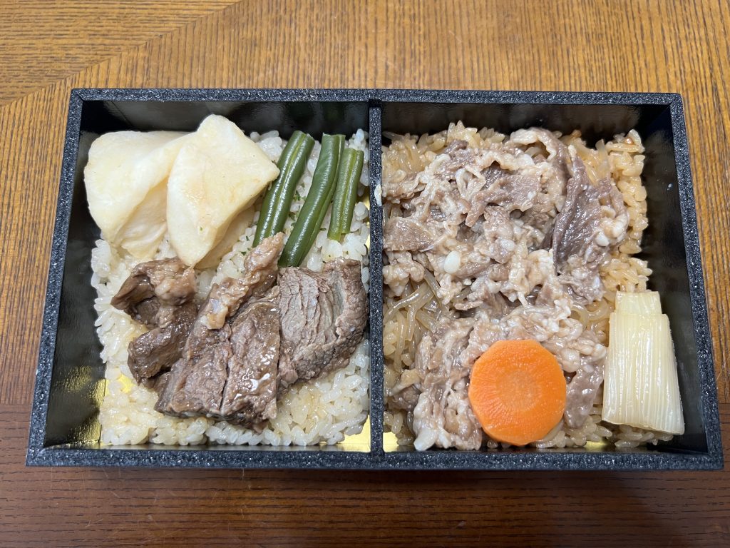 すきやきとステーキ弁当